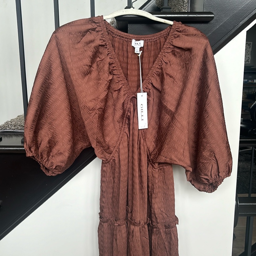 Brown short sleeve long dress size large.
